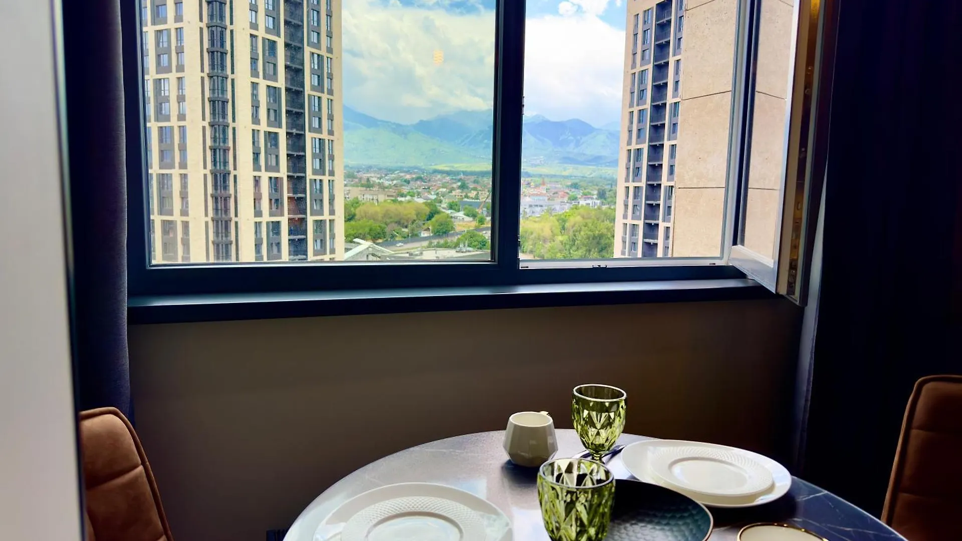 Apartment Green Suite With Mountain View Almaty